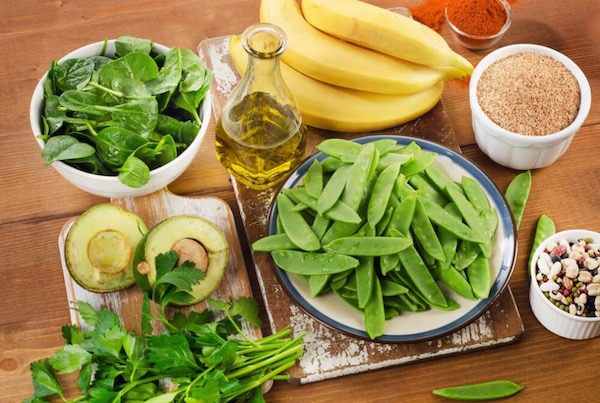 K-vitaminban gazdag élelmiszerek: zöldbab, banán, spenót, olívaolaj, hüvelyesek.