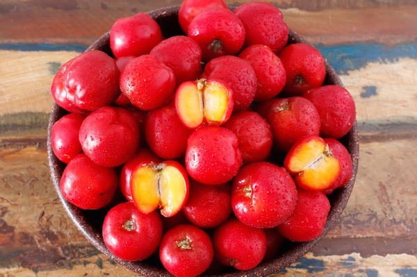 Egy különleges gyümölcs, melyet barbadosi cseresznyének is hívnak, pedig citrusféle: az acerola.