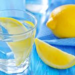 Víz frissen facsart citrommal