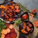 Egészséges őszi snackek – sült gesztenye, fahéjas almachips, zöldségchips