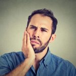 A fogfájás házi gyógymódjai – fokhagyma, vöröshagyma, szegfűszegolaj