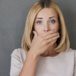 Fémes íz a szájban – mi lehet az oka?